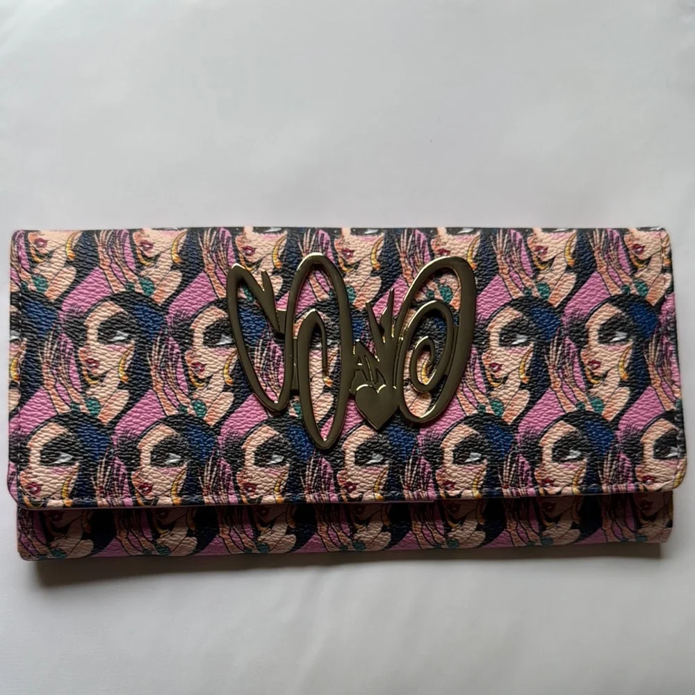 Sandoner Magenta Wallet with Sand Doll Face Design